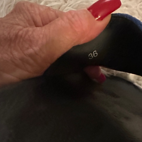 Givenchy Royal Blue Velvet Logo Slides - Picture 2 of 5